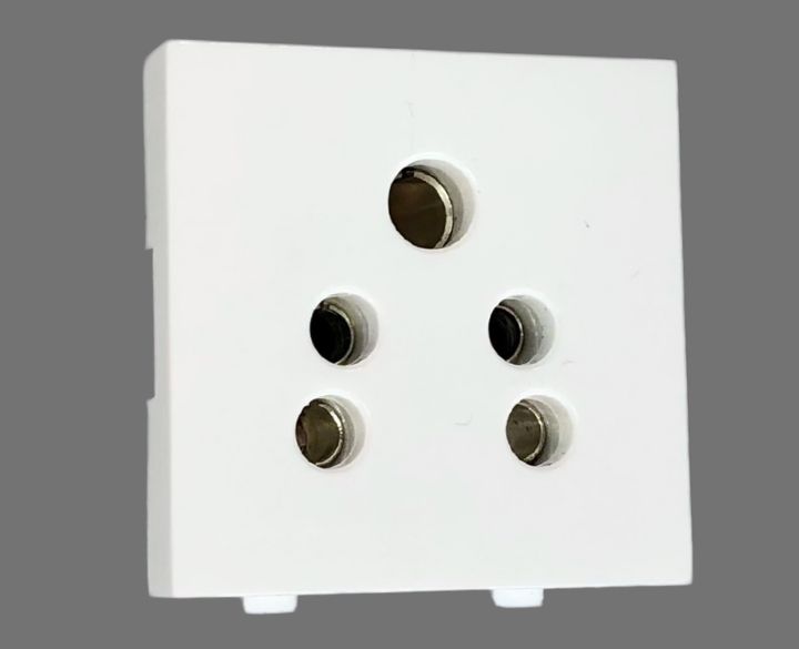 Polycab 3 Pin Socket 6A SLV0200201  White